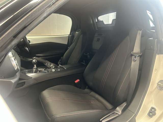 車内もキレイで嫌な臭いもありません☆気になる方は内装のスチームクリーナーも施工可能です♪