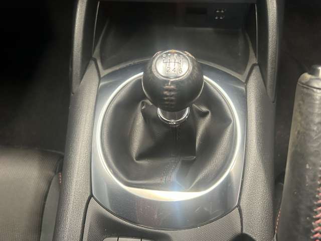 6速MT車！！見た目だけでなく走りも思う存分お楽しみ頂けます！！