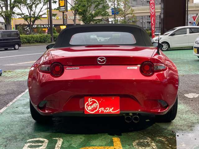 シートや内装に大きなダメージやシミもなく、大変良い状態で保たれてる車です。もちろん納車前に再度ルームクリーニングを施工してのお渡しになります。