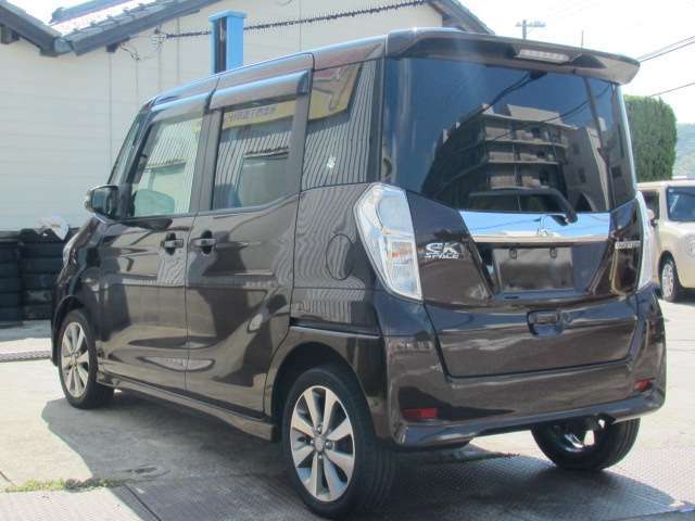 自動車保険の代理店でもありますので、保険のご相談もお待ちしております。