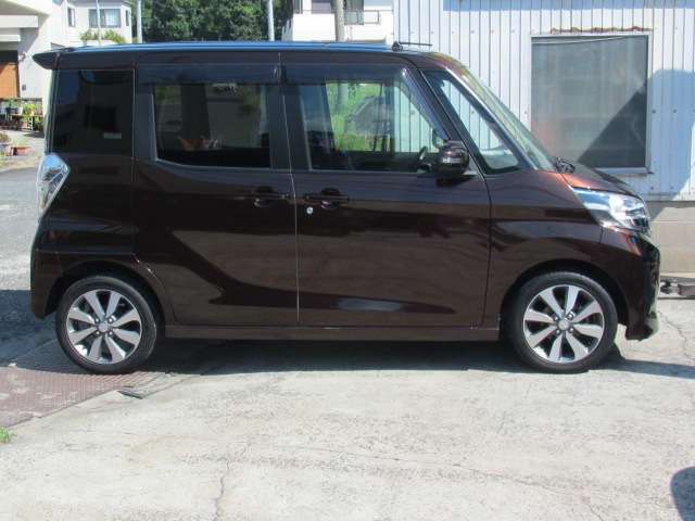 右側面画像！リヤガラスは全面安心のプライバシーガラスです☆