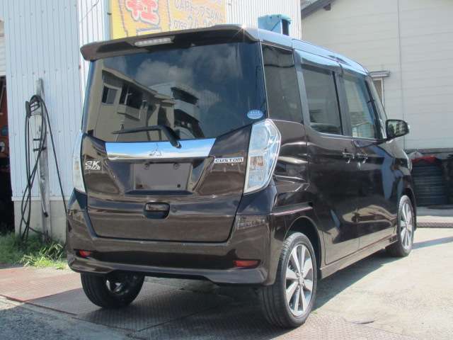 自動車保険の代理店でもありますので、保険のご相談もお待ちしております。