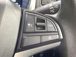 【アダプティブクルーズコントロール】高速道路での長距離走行が楽に！！自動で速度を保つクルーズコントロールが、衝突軽減システムと連携し、前方の車両を感知して車間を保つように速度調節してくれます！！