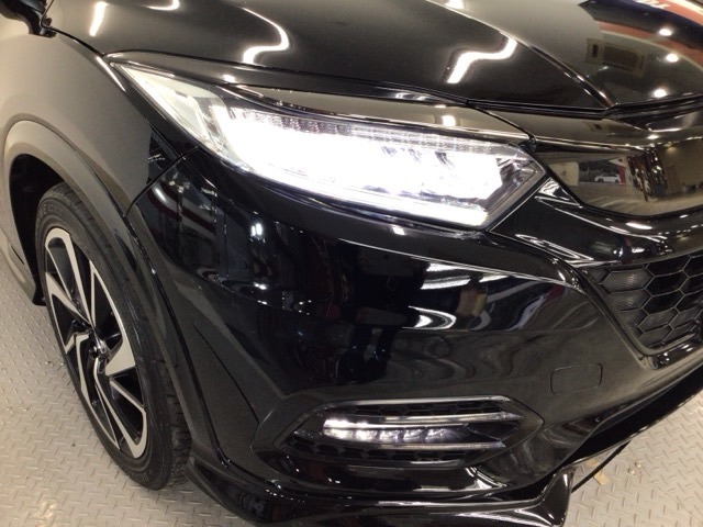 【LEDヘッドライト】ディスチャージヘッドライト（HID）と同等の明るさで、夜道や雨天走行が明るく視界良好！！　フォグライトも装備で、安心感さらにUPです♪安心ドライブを楽しんで下さい♪