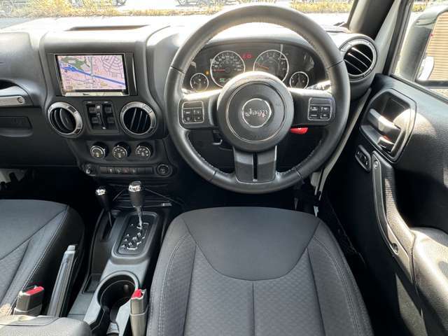状態の良い運転席周りです！
