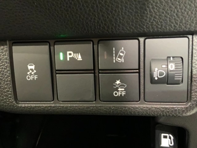 横滑り防止装置がついています。いざという時に安心ですね。