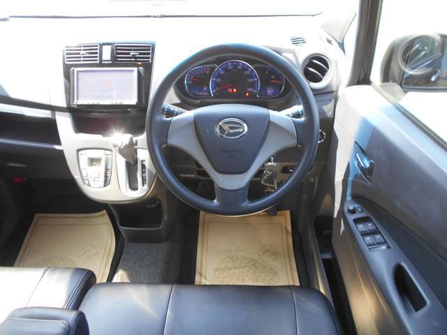 新車のご購入も是非当社にご相談ください。お客様のニーズに合う新車を各メーカーの中からご提案いたします。納車後の新車点検も当社にて実施させて頂きます。