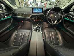 ★BMW 523d G30 ラグジュアリー 2.0L 軽油 入庫です！●インテリジェントセーフティ！●レザーシート！●純正ナビ＆地デジ＆全方位カメラ！●6色アンビエントライト！●フットトランクオープナー！