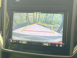【バックカメラ】駐車時に後方がリアルタイム映像で確認できます。大型商業施設や立体駐車場での駐車時や、夜間のバック時に大活躍！運転スキルに関わらず、今や必須となった装備のひとつです！