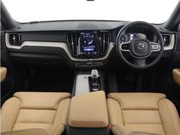 電気の力を取り入れたプラグインハイブリッドシステムがもたらすハイパフォーマンスを身につけたT8 Twin EngineAWDだからこそ可能になった、刺激的な走りと排出ガスの削減の両立です。