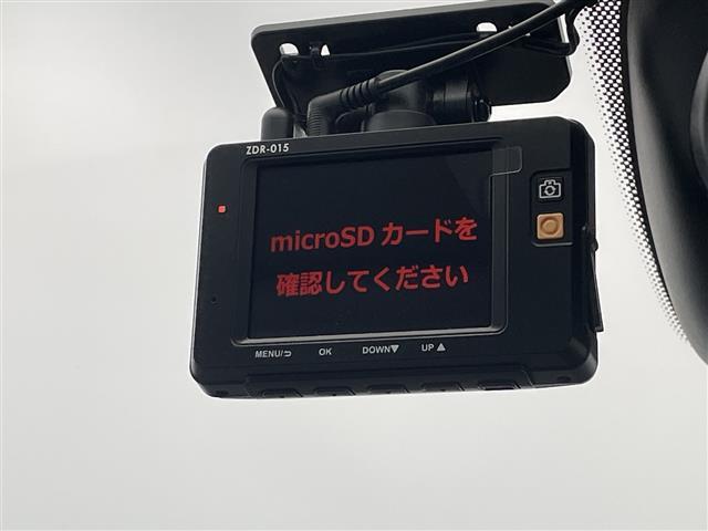 【フリップダウンモニター】長時間のドライブでも後席モニターがあれば快適♪お子様を持つお父さんお母さんの強い味方！！