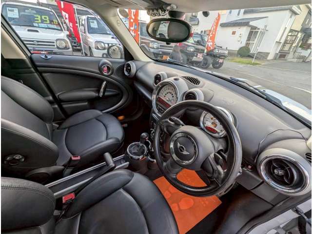 在庫にはないお車も全国の仕入会場からあなたにピッタリなお車をお探しします！探せない車はありません！お店ラインからもお問い合わせ可能です！ラインID:@100girpまでお気軽にどうぞ♪