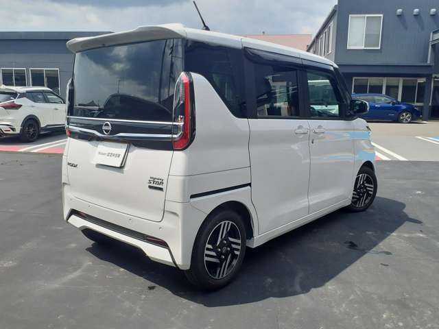 弊社の展示車両として使用しておりました。助手席スライドアップシート