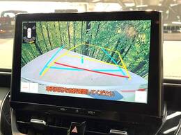 【バックカメラ】駐車時に後方がリアルタイム映像で確認できます。大型商業施設や立体駐車場での駐車時や、夜間のバック時に大活躍！運転スキルに関わらず、今や必須となった装備のひとつです！