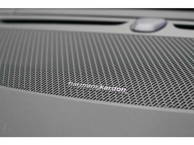 600W・14スピーカーを誇るharman/kardonプレミアムサウンドシステムを装備。