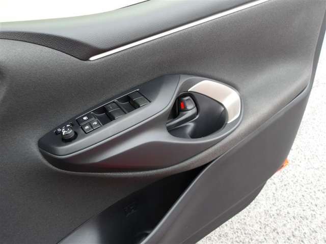 【クルマの状態を徹底検査して公開】中古車の総合評価や内外装の状態などをひと目で分かるよう、プロの検査員が実施した車両検査証明書をご用意しています。