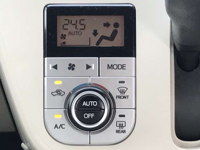 オートエアコンで窓ガラスの曇りもワンタッチで取れます♪お電話での問い合わせは0078-6002-135728 (無料)です♪お気軽にどうぞ♪♪【HPもご覧ください☆ https://k-smile.jp/kyoto/ 】