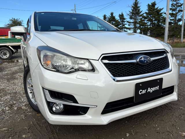 暗闇でも前方をくっきりと照らしてくれるライトです。夜の運転でも安心ですね。