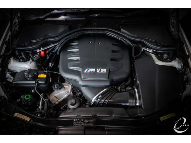 V型8気筒NAエンジンも希少性は高く価格高騰の恐れもあるお車となっております！