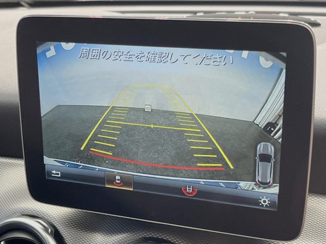 ●バックカメラ：便利な【バックカメラ】で安全確認もできます。駐車が苦手な方にもオススメな便利機能です。
