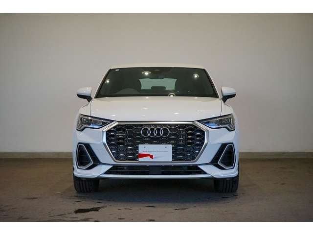 Audi Q3 Sportback 35 TDI quattro S line/LEDヘッドライト/アルミホイール 20スポーク Vデザイン グラファイトグレー 7.0J x 19