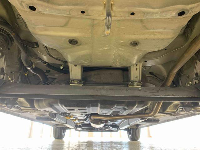 お車の状態をしっかりとお伝えするために1台の車両に付き40枚以上の画像を用意しております。外装はもちろん、室内の装備やお車の特徴などごらんください。