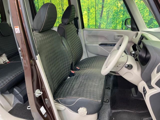 運転席シート廻りは使用感も少なく、良好な状態となっています。丁寧に使われていたことがよくわかりますね。