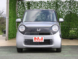 【当店のこだわり】入庫後のお車は選任スタッフによる細部清掃を実施しております。足回り、エンジンルーム、室内、室外を隅々まで綺麗にしております。展示車はピカピカです。全国配送も可能ですのでご相談下さい！