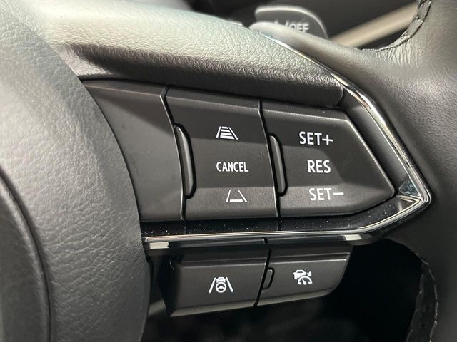 【マツダ・レーダークルーズコントロール】高速道路での長距離走行が楽に！自動で速度を保つクルーズコントロールが、衝突軽減システムと連携し、前方の車両を感知して車間を保つように速度調節してくれます！！