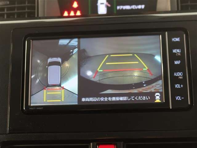 パノラミックビューモニター付きです。車両を上から見たような映像をモニター画面に表示。運転席からの目視では見にくい、車両周辺の状況をリアルタイムでしっかり確認できます。