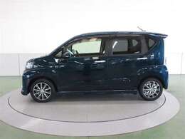 フルエアロでスタイリッシュなサイドビューです。