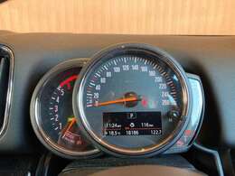 全車、納車日からのあんしん保証付き（部分保証、輸入車1ヶ月、国産車3ヶ月）。中古車は不安というお客様の声にお応えし、あんしんの保証を実現致しました。