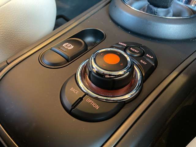 ぜひ厳選したドイツプレミアムブランドのお車を、見て・触って・比べてください！