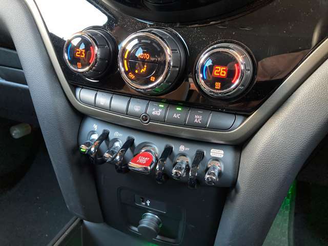 ご来店が難しいお客様もご安心下さい。自社での査定に加え、一部車両は第三者機関に委託し、車両の鑑定を行っております。