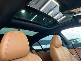 大人気オプションのサンルーフ装備！ドライブが楽しくなりますね♪