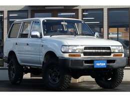 フロントグリルは中期型の純正TOYOTAグリルです！フロントマスクは純正感を味わってほしくこの仕様になっています！
