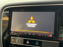 【純正ナビ】人気の純正ナビを装備。オーディオ機能も充実しており、Bluetooth接続すればお持ちのスマホやMP3プレイヤーの音楽を再生可能！毎日の運転がさらに楽しくなります！！
