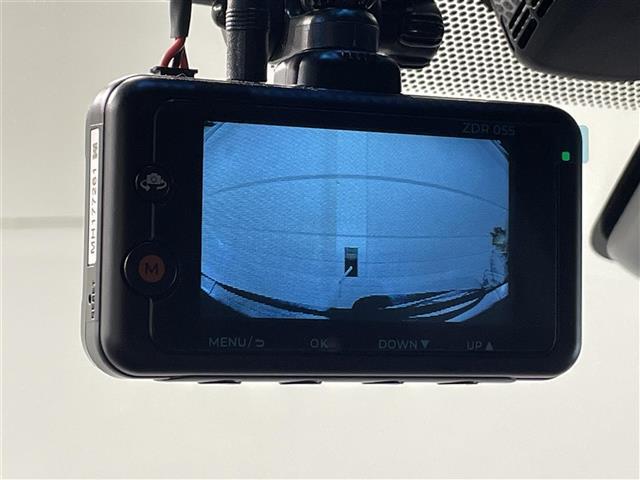 【ドライブレコーダー】映像・音声などの運転中の記録を残します。事故などを起こした起こされた時の証拠になりえますので、もしも時でも安心ですね。