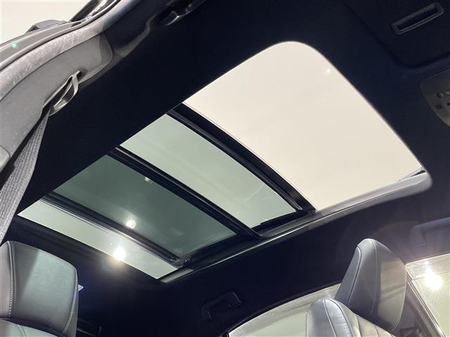 【サンルーフ】解放感溢れるサンルーフ！！車内には爽やかな風や太陽の穏やかな光が差し込みます♪