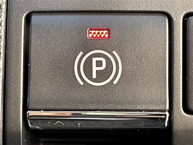 【電子制御パーキングブレーキ】パーキングブレーキを指先だけで操作可能です！力の弱い人にも安心してブレーキをかけていただけます！