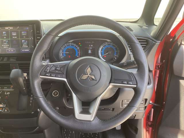 ハンドルを眺めていると運転したい気持ちが高まってくる！