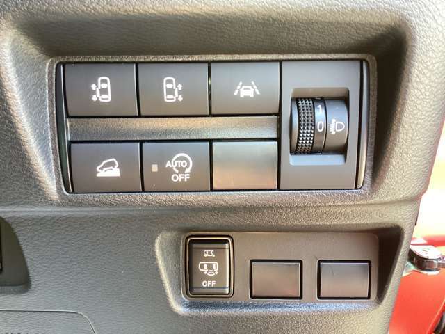 車線逸脱防止支援機能やヒルディセントコントロール、電動スライドドア、アイドリングストップも装備！