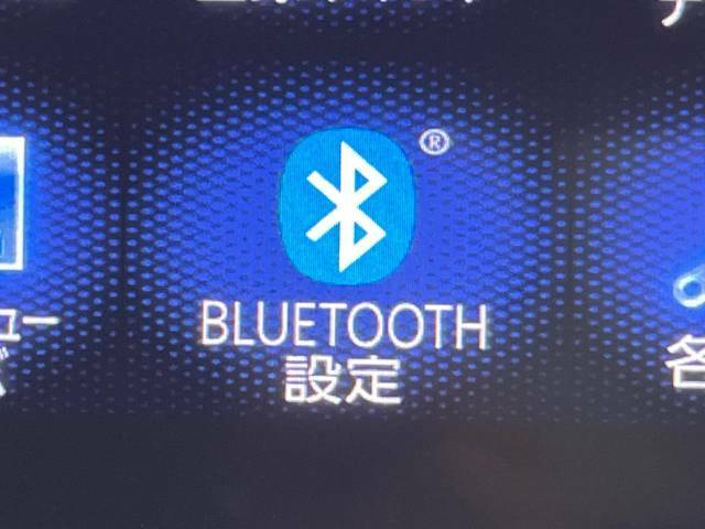 ●Bluetooth：お手持ちのスマートフォンなどと接続し、ハンズフリー通話や臨場感溢れるミュージック再生をお楽しみいただけます。無線接続ですので煩わしさもありません♪