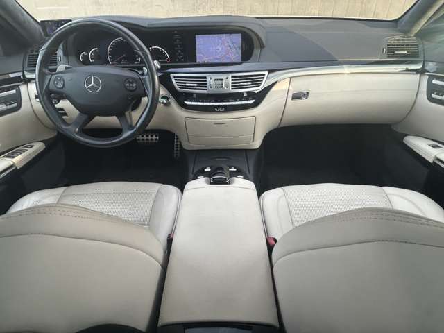 安心してカーライフを始めて頂く事が出来るよう、納車前に熟練メカニックが在籍する弊社指定工場もしくはディーラーにて法定点検を実施致します。