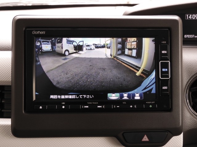 ◆バックカメラ◆リバースにするだけで映ります、後方の安全確認や、狭い駐車場での車庫入れ、雨の日や夜間など視界の悪い時に便利です！安全にバックする為には欠かせない装備です。