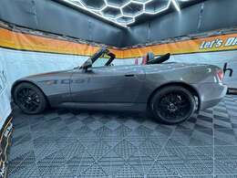 ナビゲーション・オーディオ・ETC取付、交換など各種オプション承ります。　詳しくはスタッフにお尋ねください。