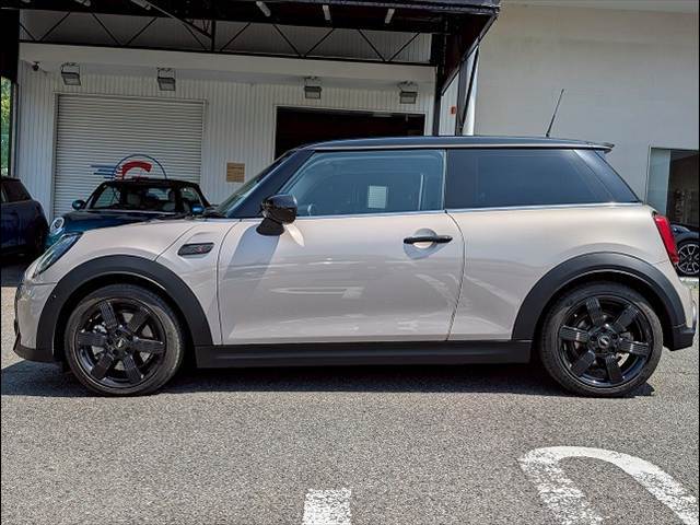 車検・点検サポート付きの更新型の「MINISワランティ-」。最大10年、10万キロまで更新可能です。保証項目は最大320項目！！対応は最寄りのディーラーさんにて対応可能です！