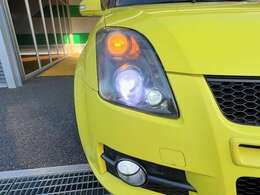 明るいキセノンライトとフォグも付いて夜間走行も安心です！