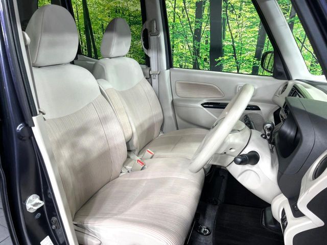 運転席シート廻りは使用感も少なく、良好な状態となっています。丁寧に使われていたことがよくわかりますね。