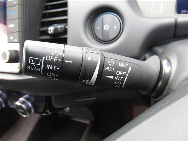 ホンダセンシング・純正9インチナビ・バックカメラ・フルセグTV・CD/DVD再生・Bluetooth・ACC・LKA・コーナーセンサー・LEDヘッドライト・オートHIビーム・ハーフレザーシート